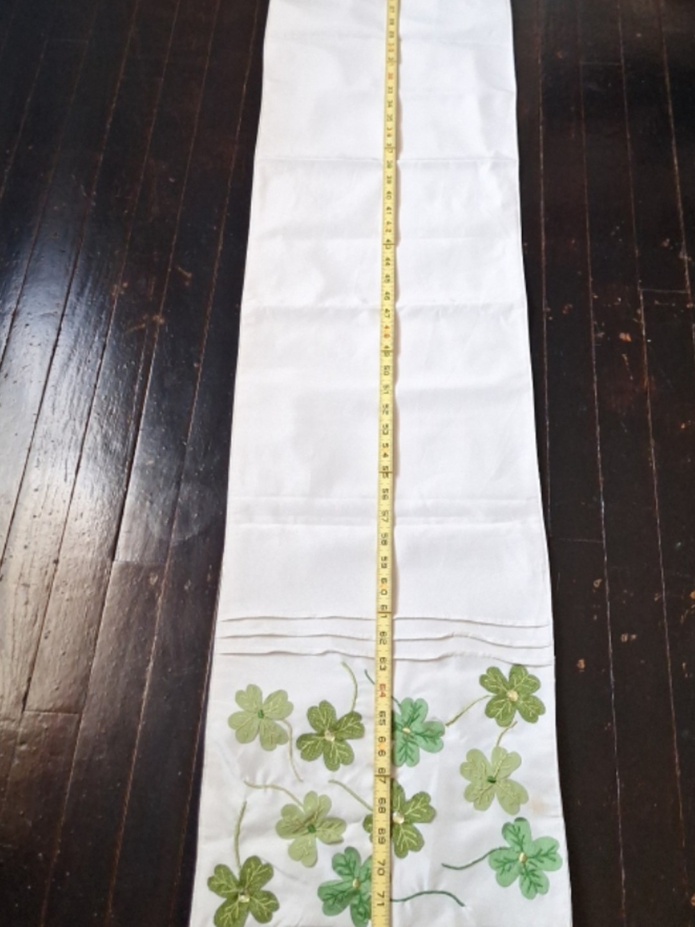 Beige Table Runner With Embroidered Clovers And Ruffled Edge.sml Spot.see Pics
